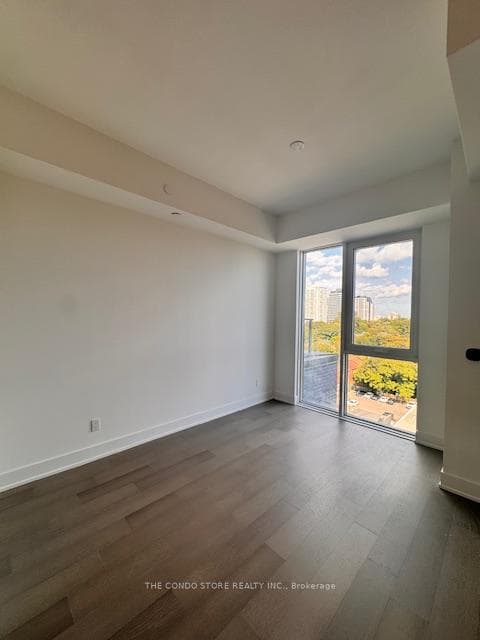 8 Manor Road Unit 903 photo 5
