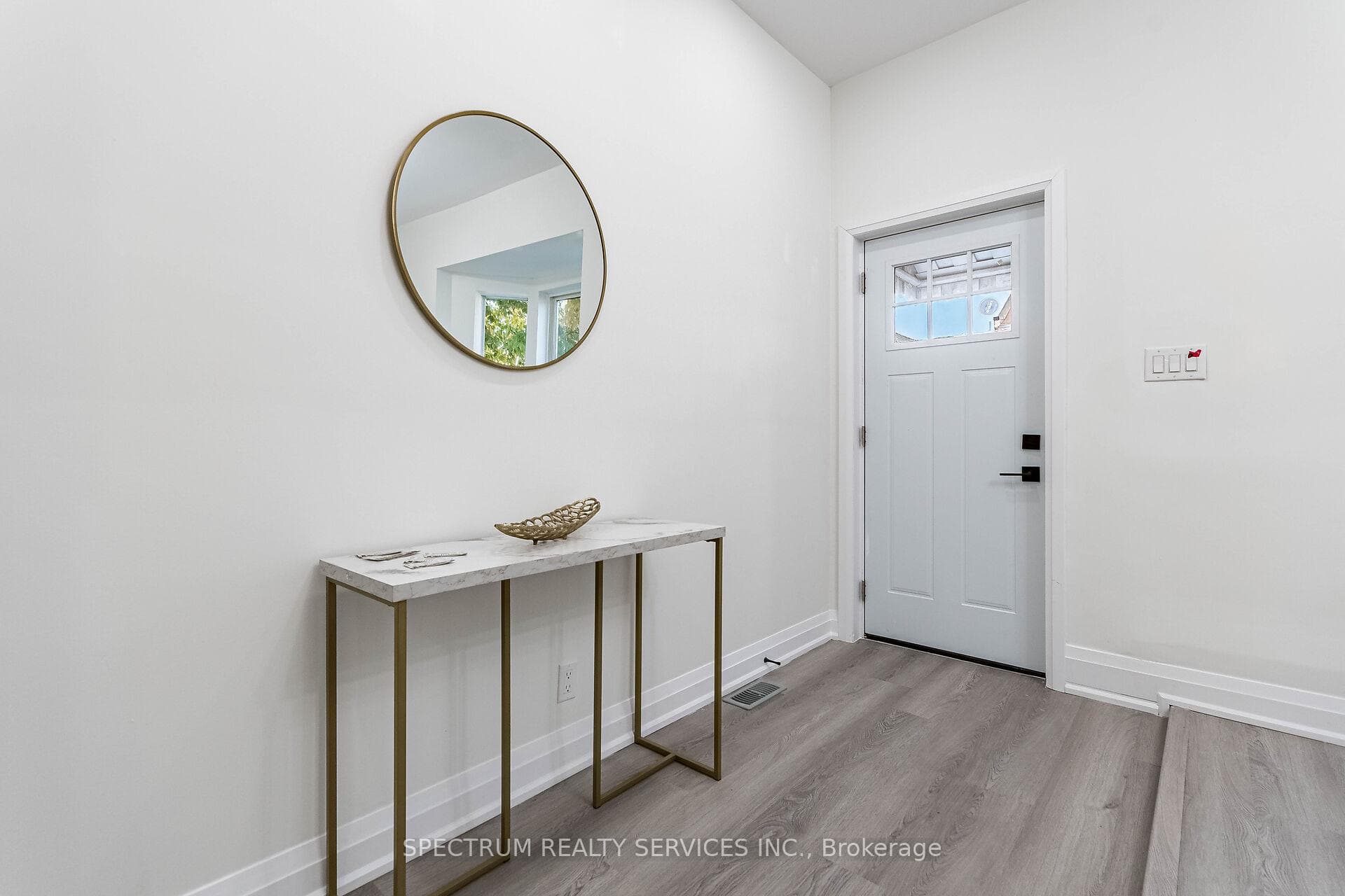 135 East Avenue photo 6