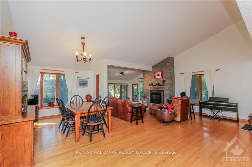 244 TUDOR Place photo 4