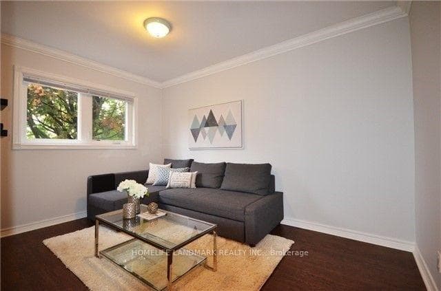 55 Waddington Crescent photo 11