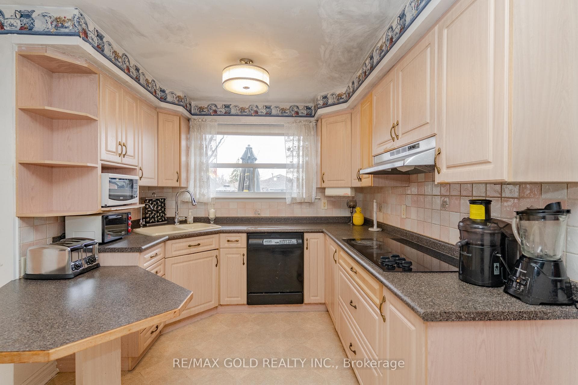 31 Dorchester Drive photo 12