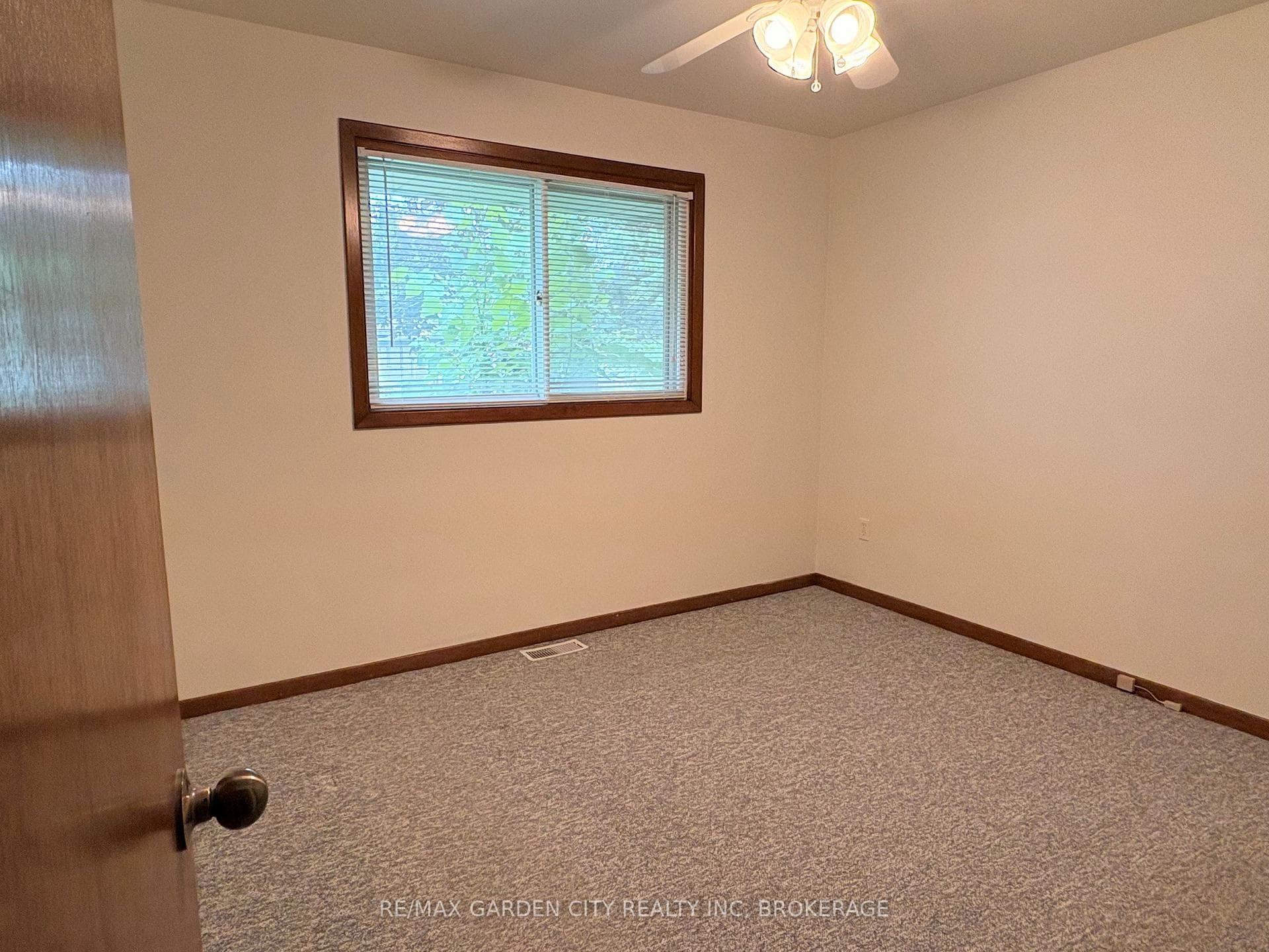 51 Bacon Lane photo 13