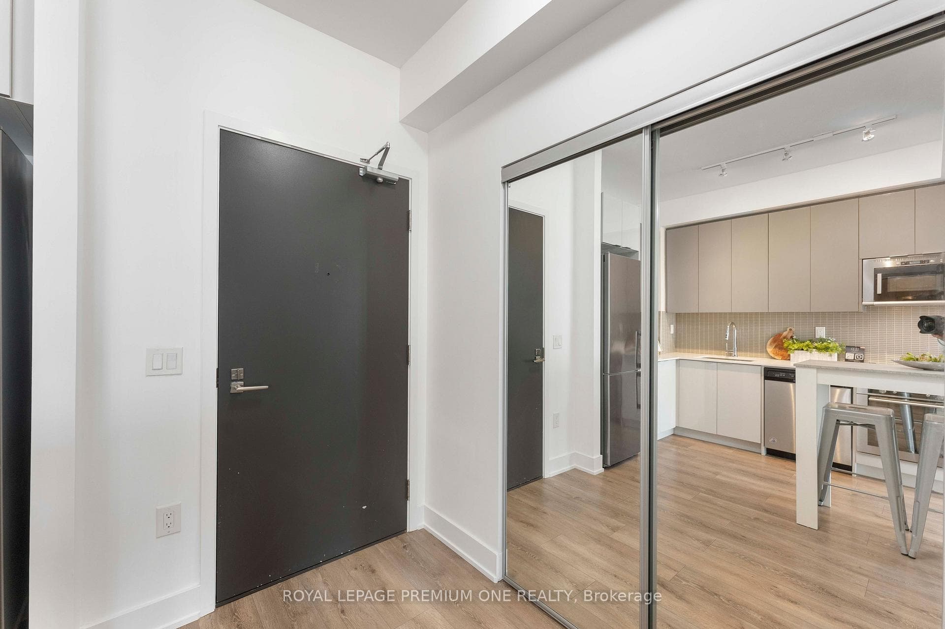 2908 Highway 7 Road Unit 901 photo 2