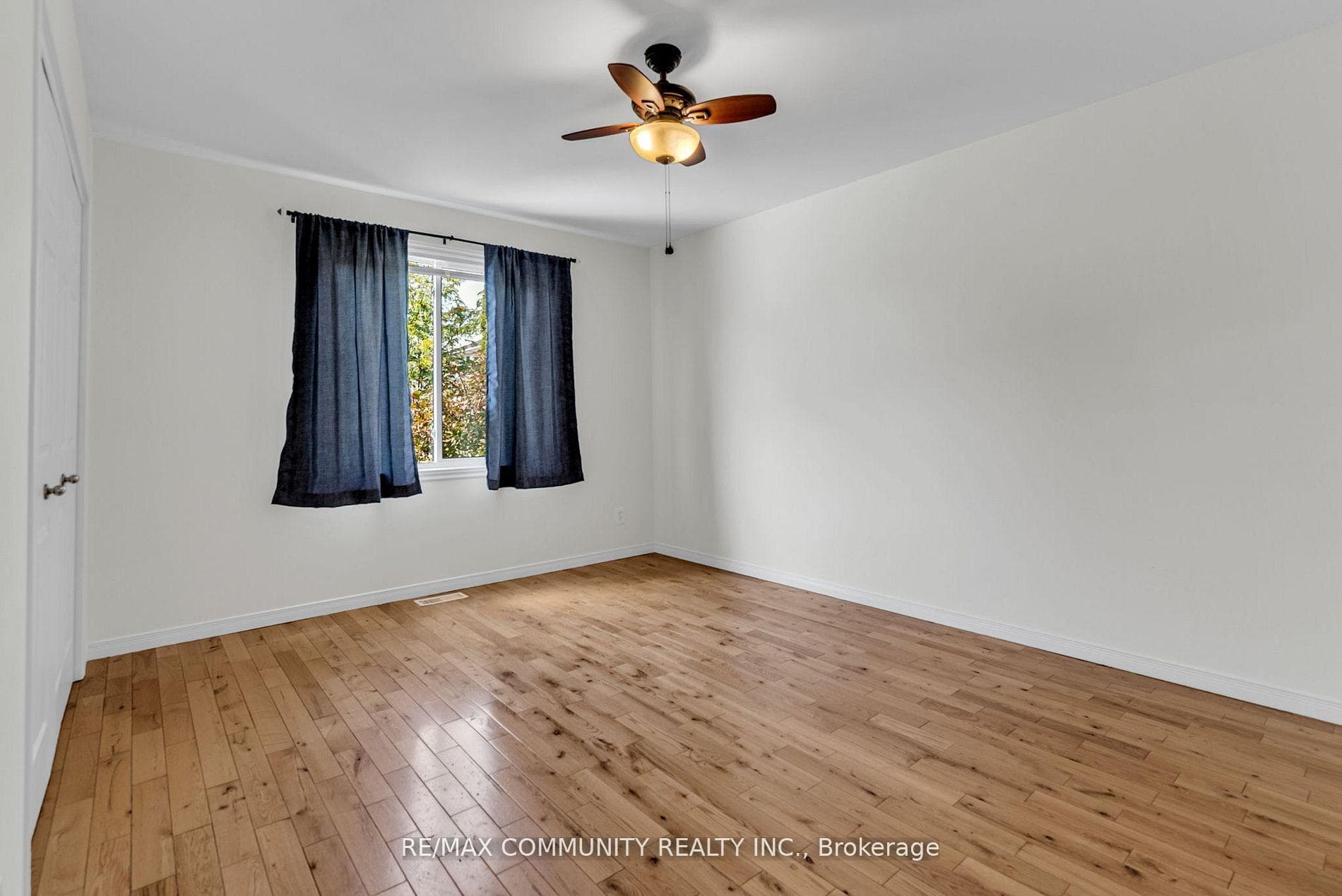 276 Northwoods Crescent photo 7