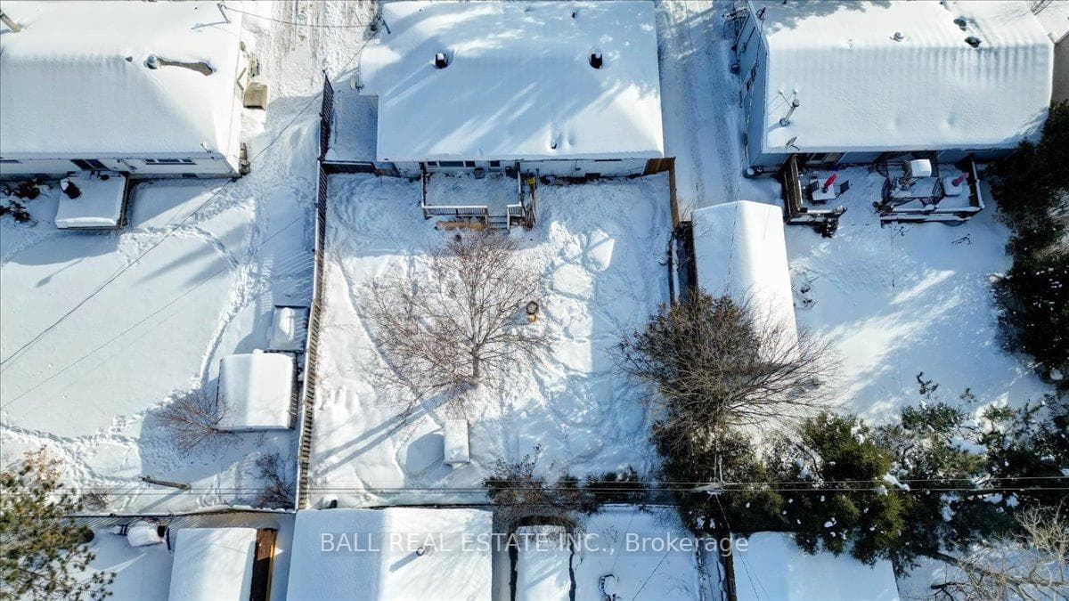 20 Great Oak Street photo 31
