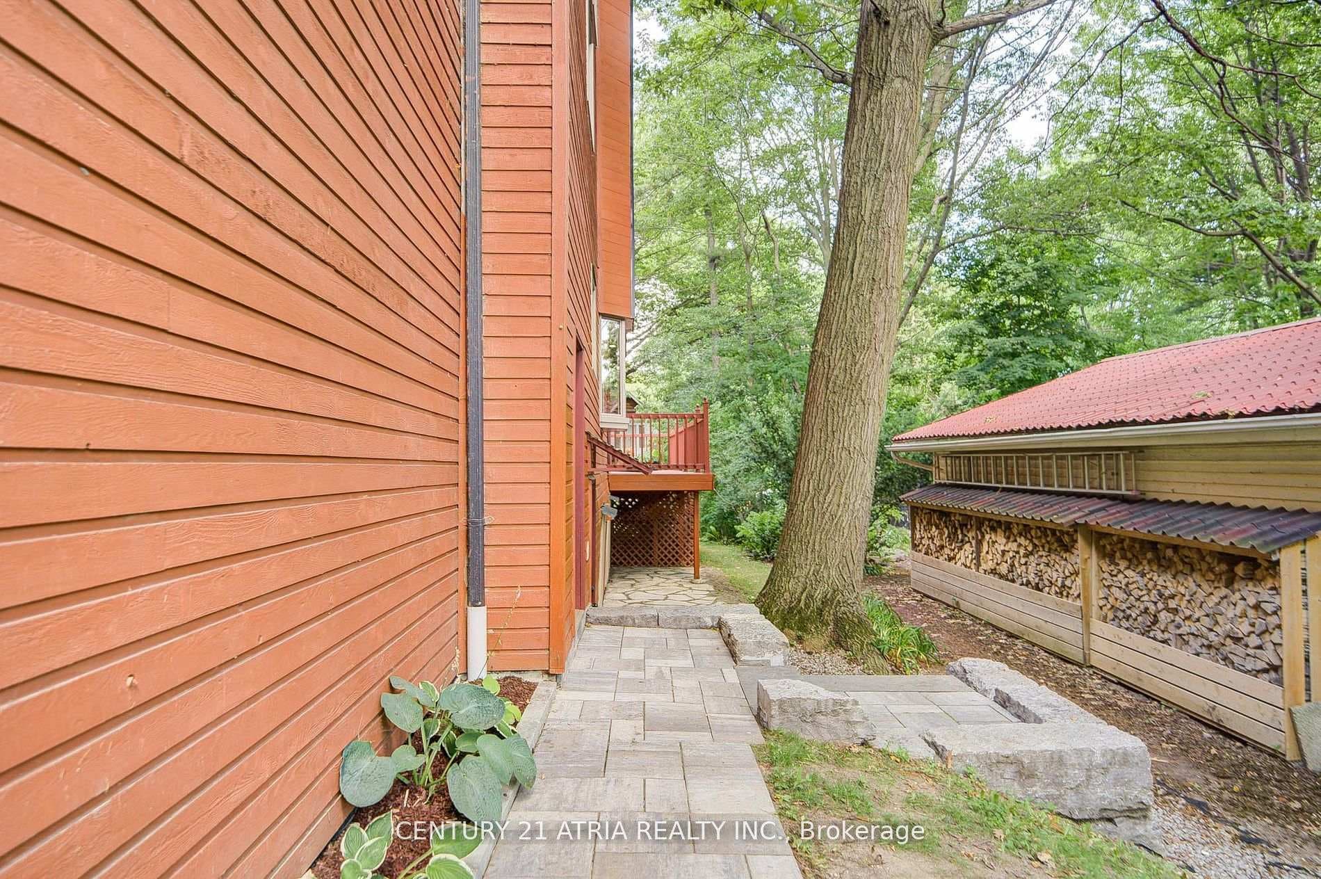 2671 Thickson Road photo 35