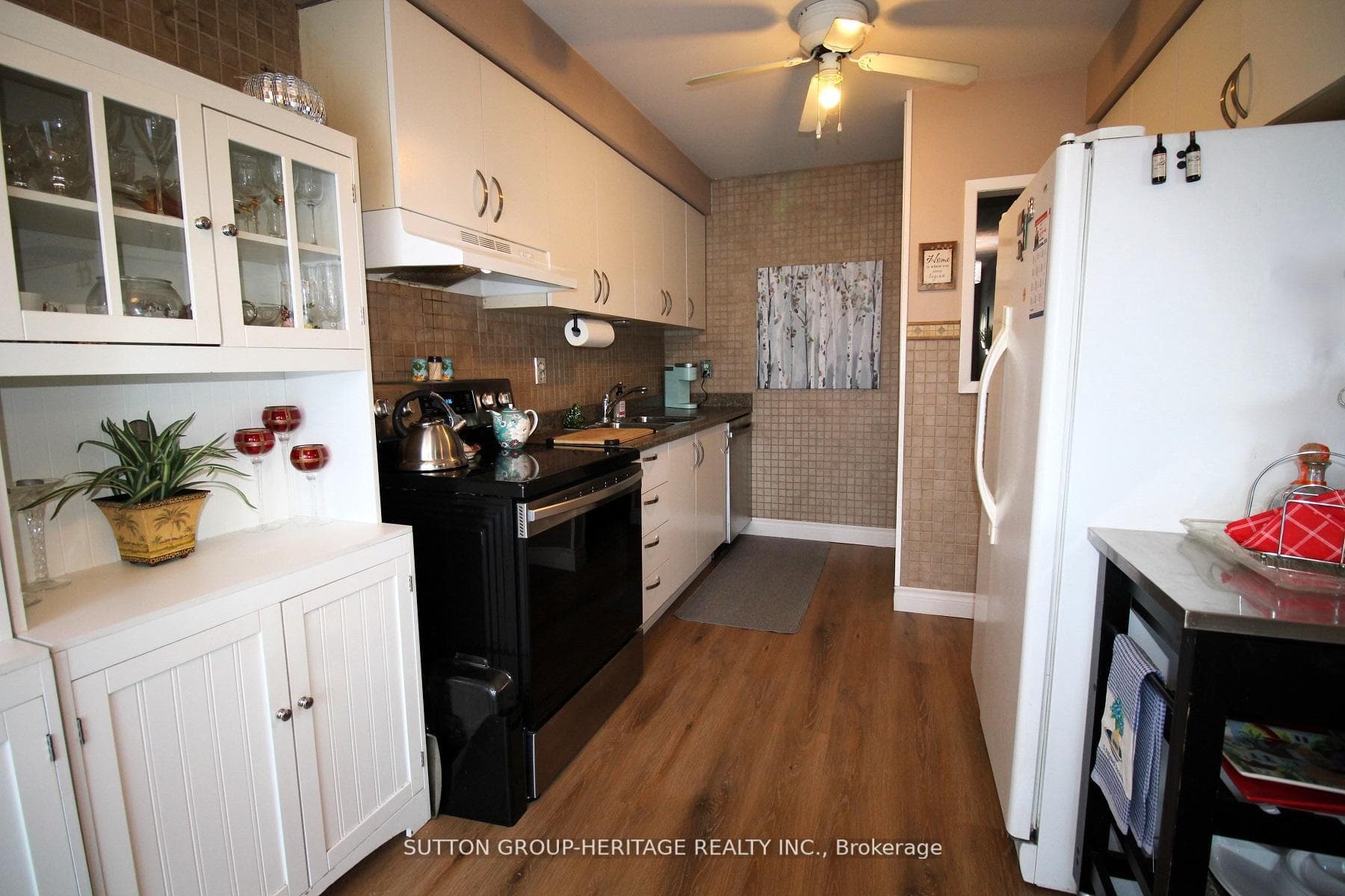 56 Parker Crescent photo 6