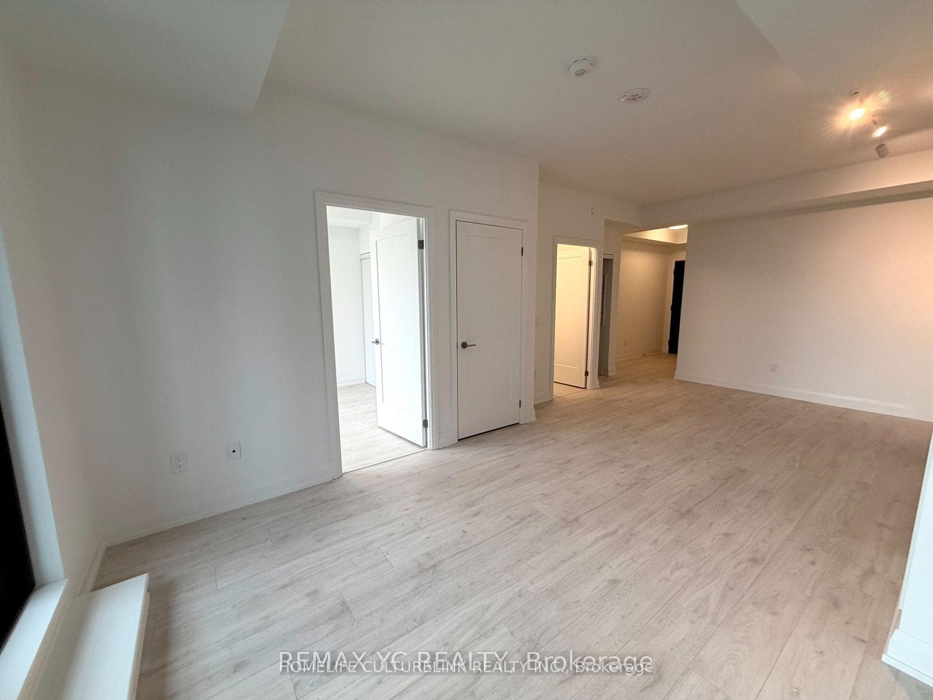 20 Soudan Avenue Unit 3206 photo 9