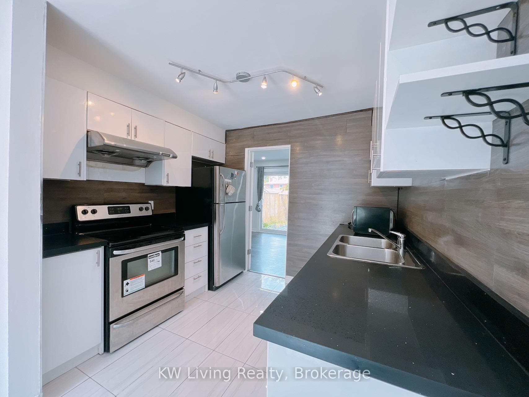 2075 Warden Avenue Unit 66 photo 5