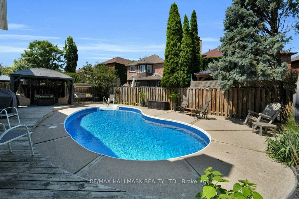 85 Colvin Crescent photo 41
