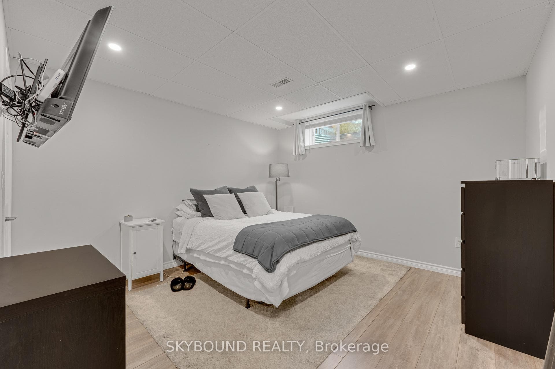 365 Valridge Drive photo 37