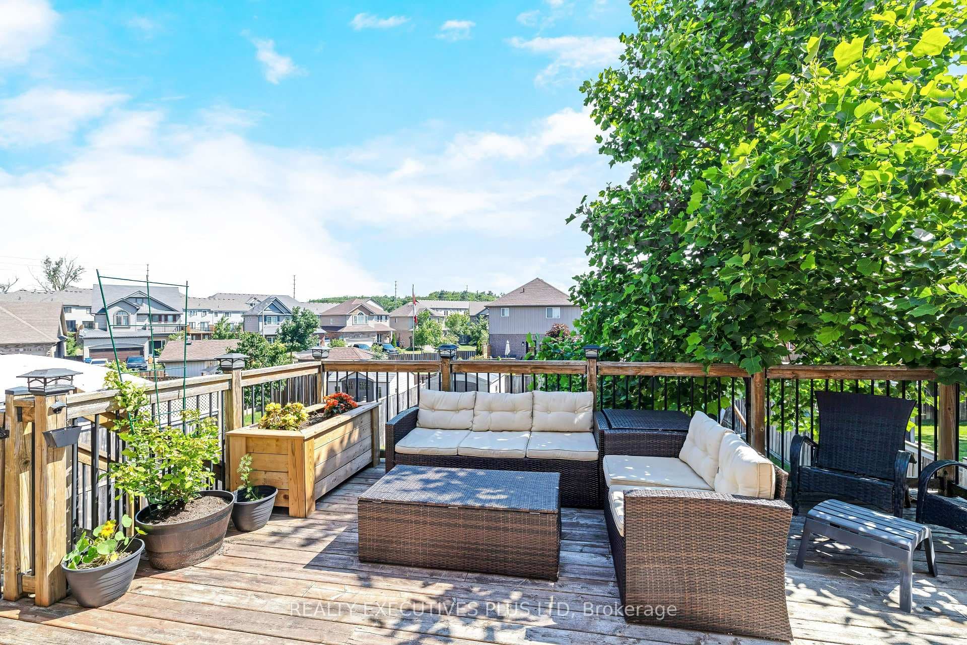 56 Dinnick Crescent photo 31