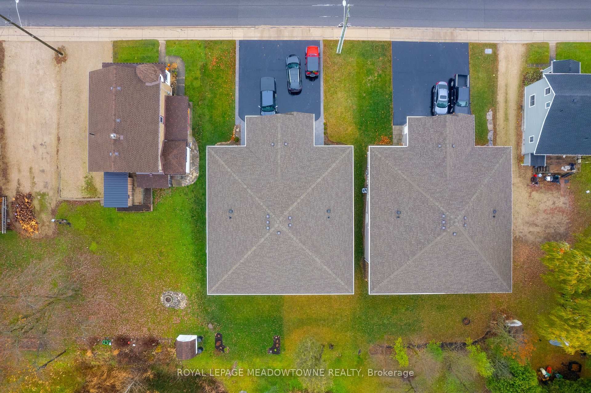 218 Elora Street photo 32