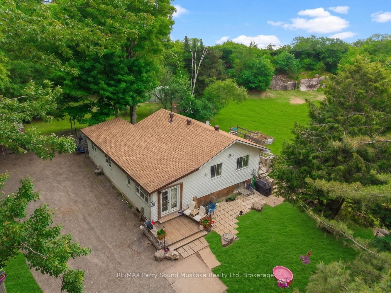15 Toronto Lake Road photo 4