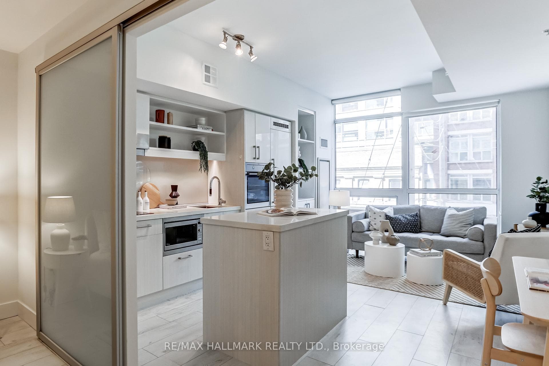 39 Sherbourne Street Unit 307 photo 9