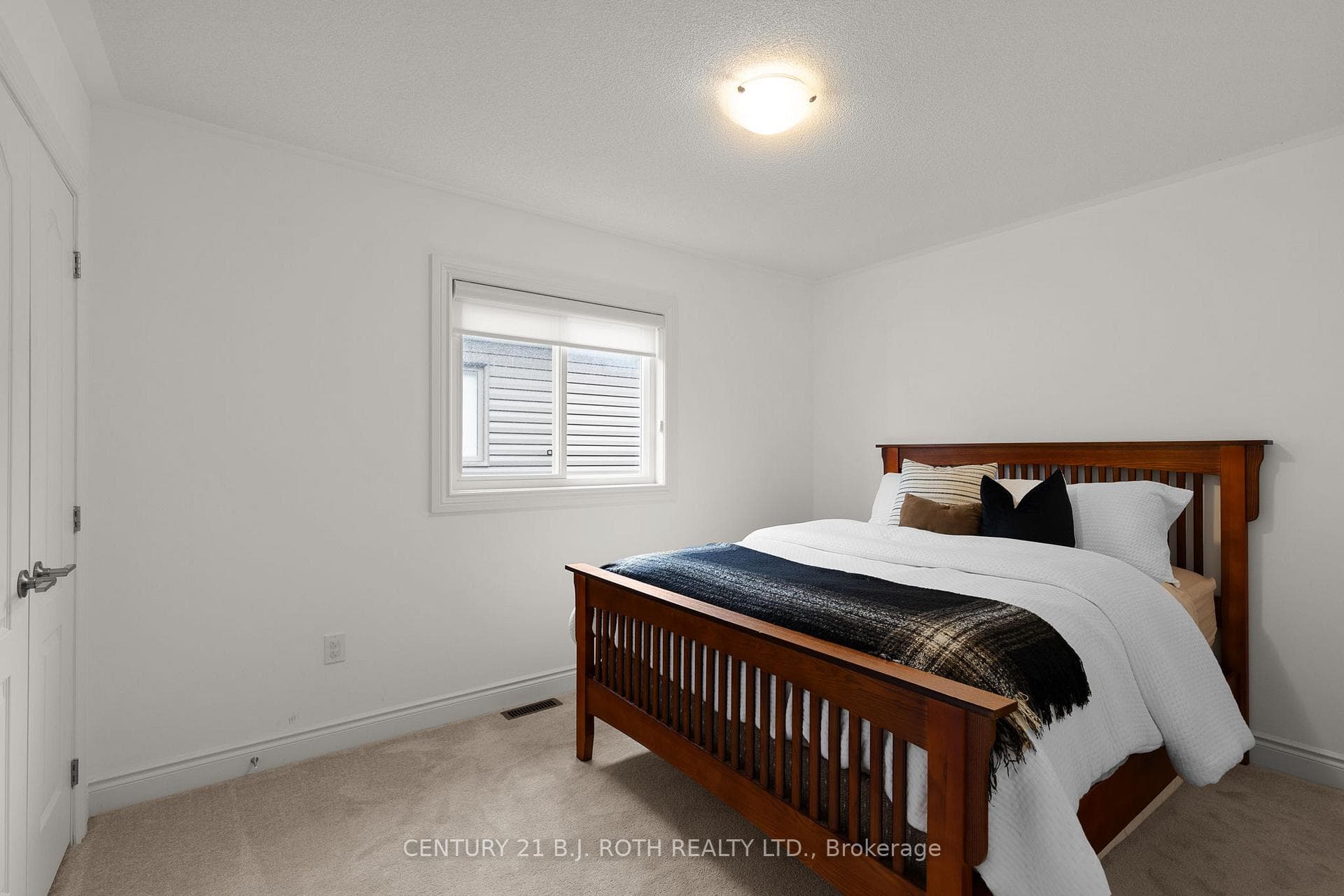 29 Alaskan Heights photo 25