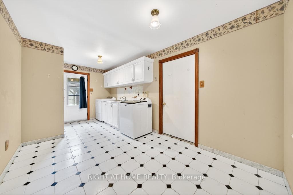 1055 Golf Club Road photo 17