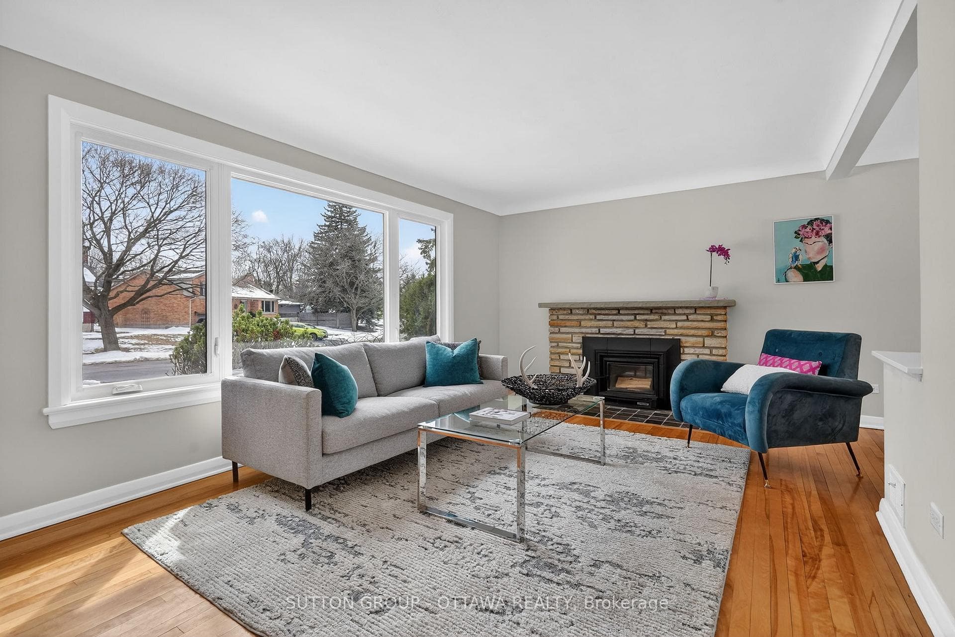 499 NEIGHBOURHOOD Way photo 4