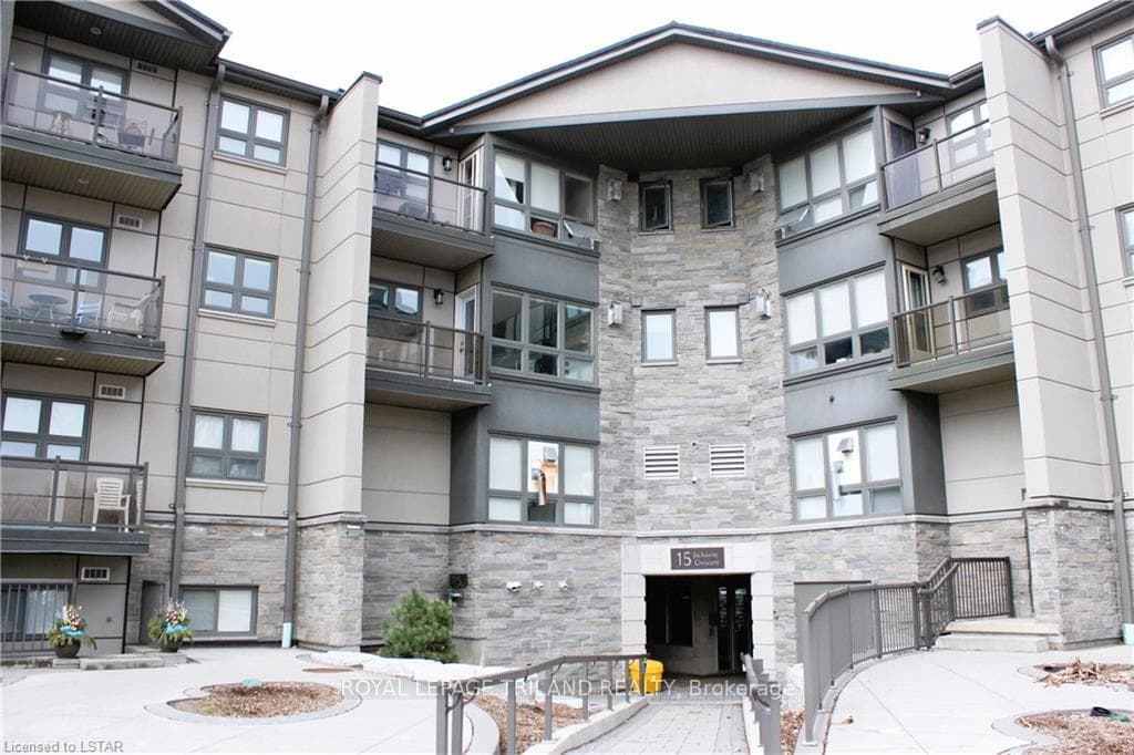 15 Jacksway Crescent Unit 319 photo 1