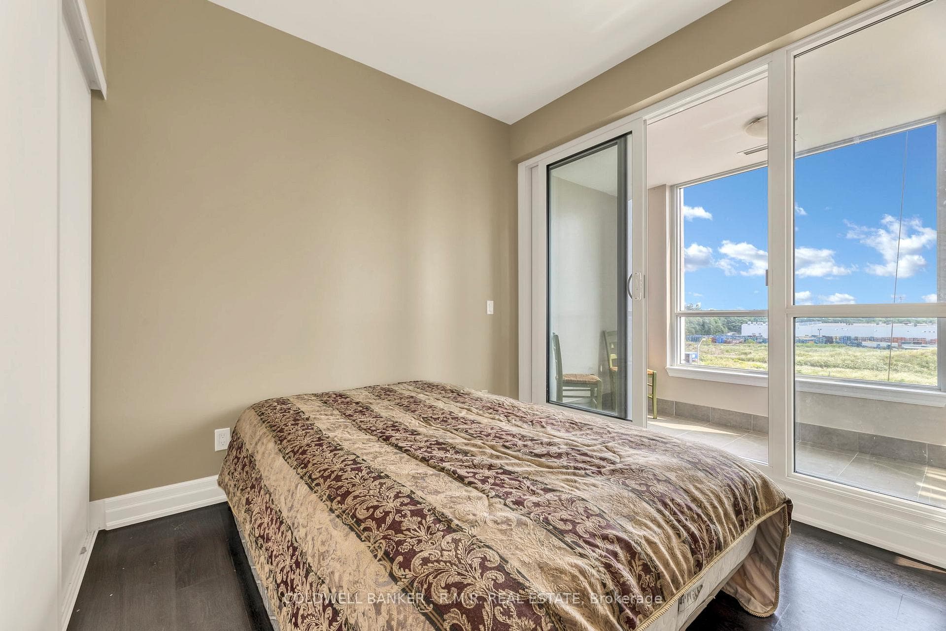 9085 Jane Street Unit 404 photo 15