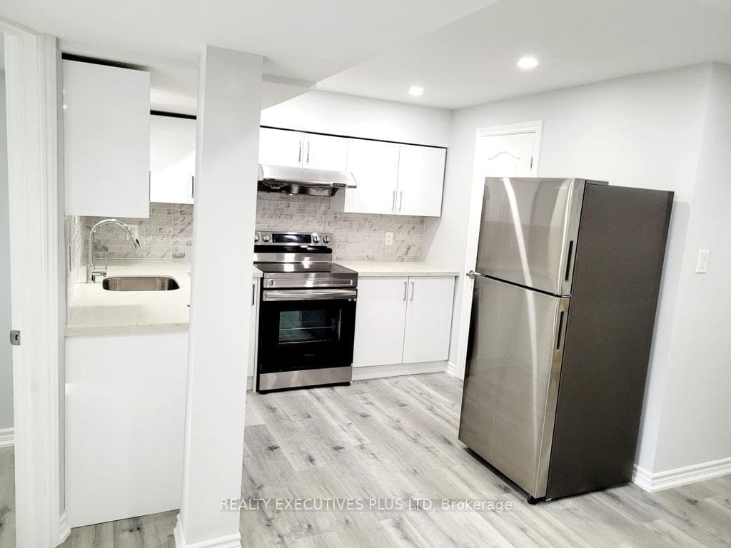 88 Banbridge Crescent Unit Lower photo 8