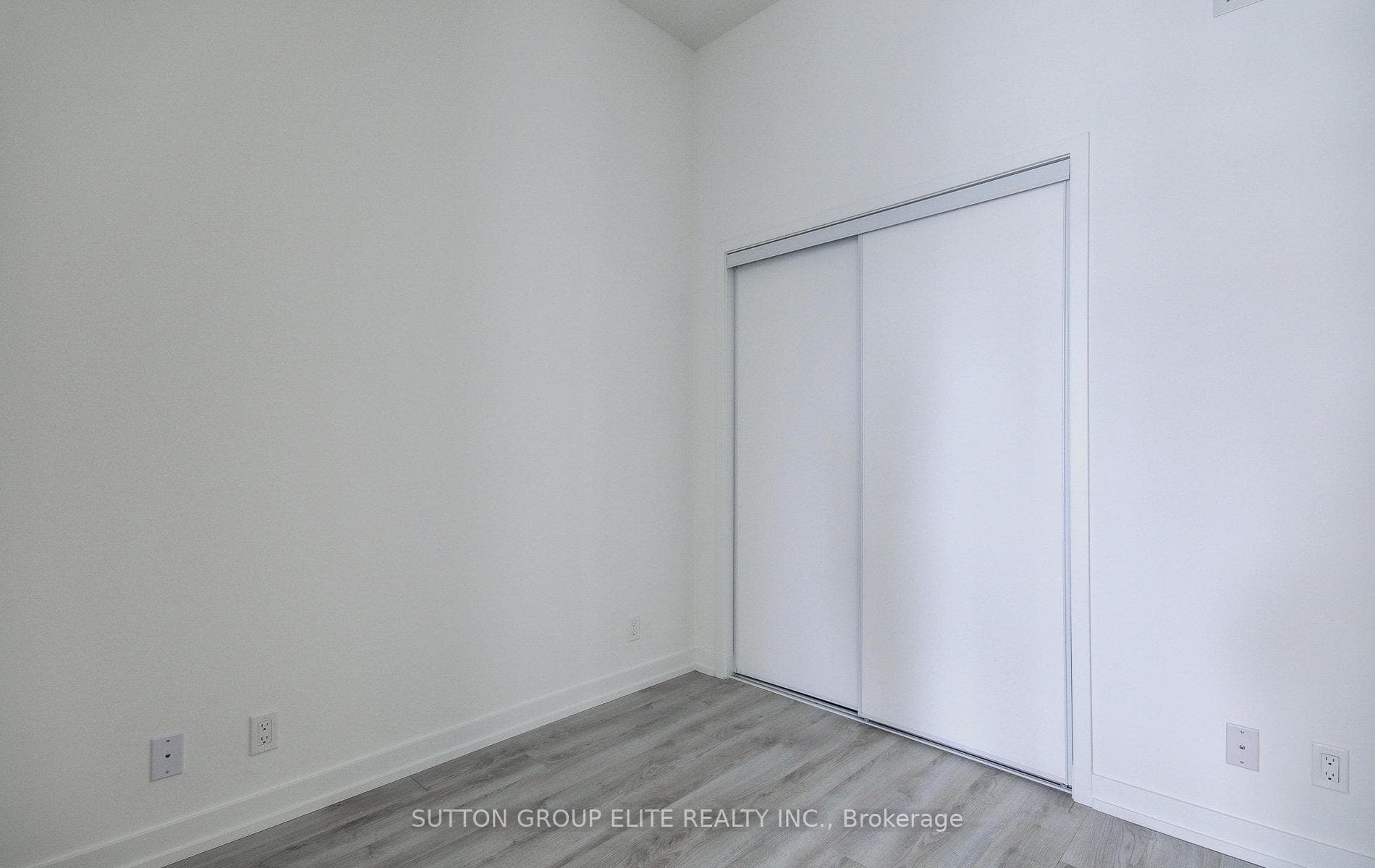 33 Helendale Avenue Unit 1205 photo 8