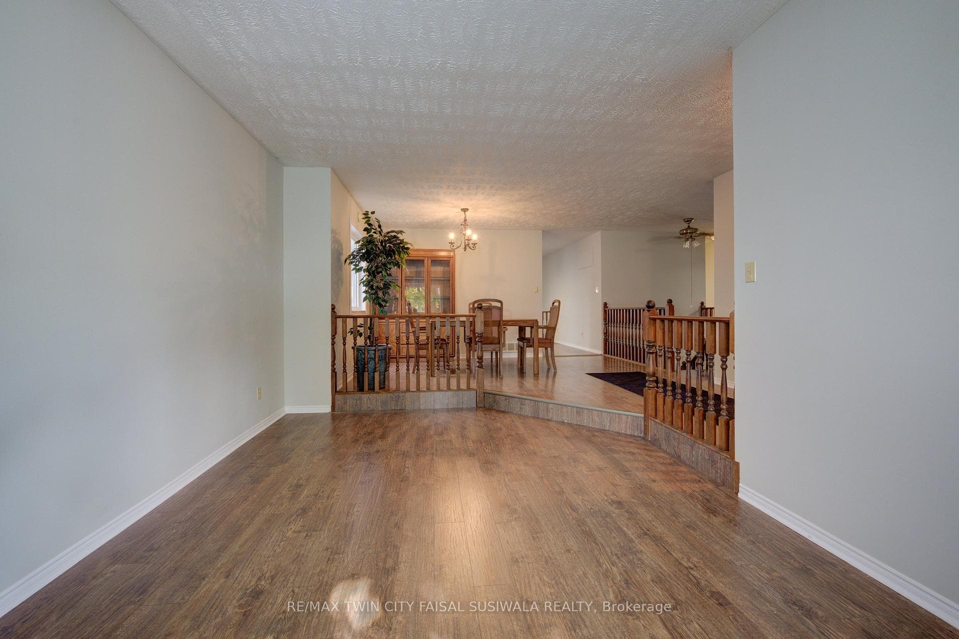278 Scott Road photo 9