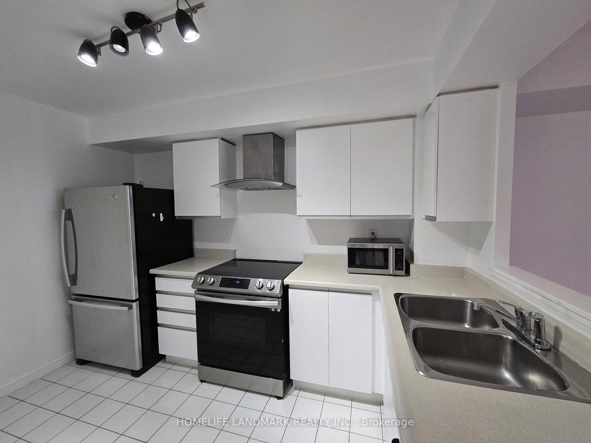 410 Mclevin Avenue Unit 1811 photo 9