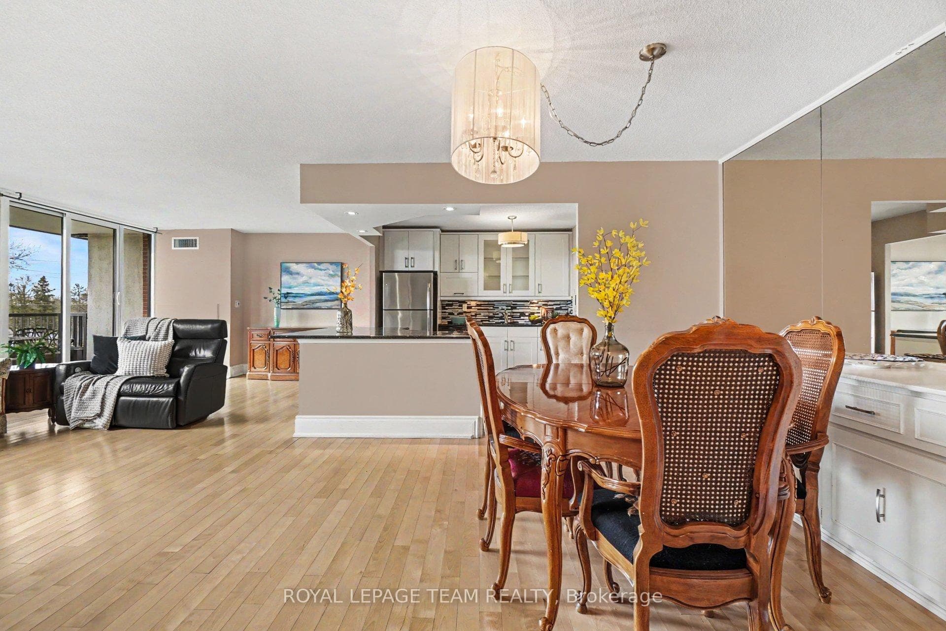 2951 Riverside Drive Unit 410 photo 9