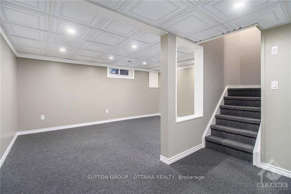 19 THISTLEDOWN Court photo 24