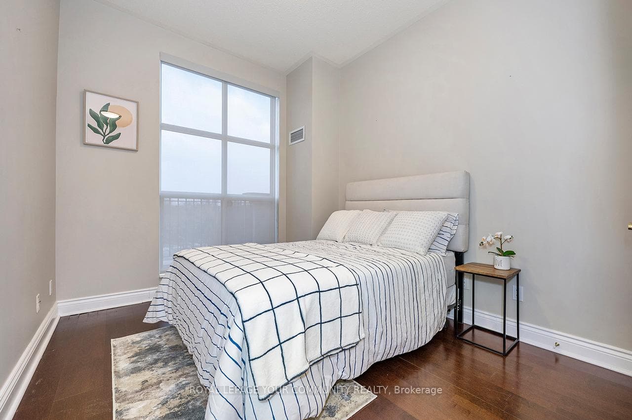 3085 Bloor Street Unit 606 photo 30