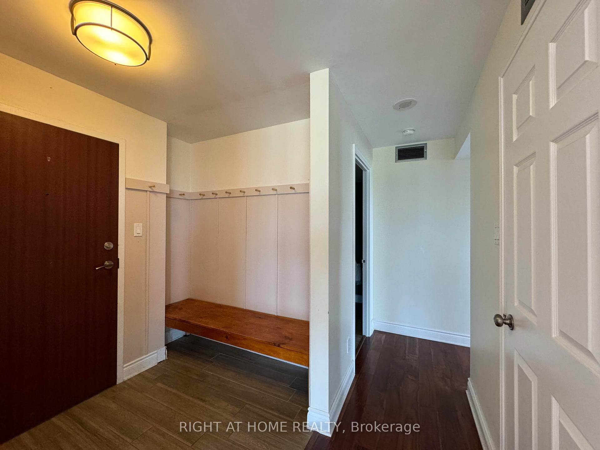Foyer 1