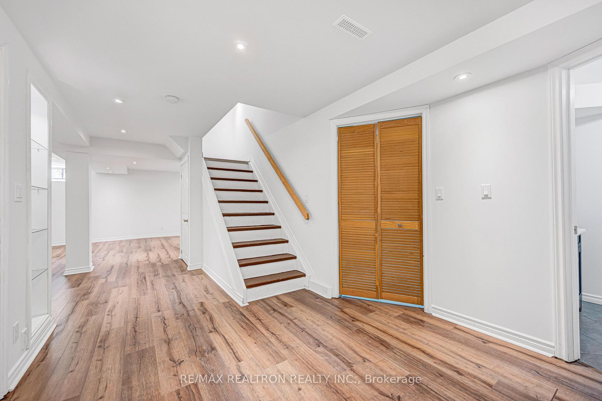 278 Bernard Avenue photo 38
