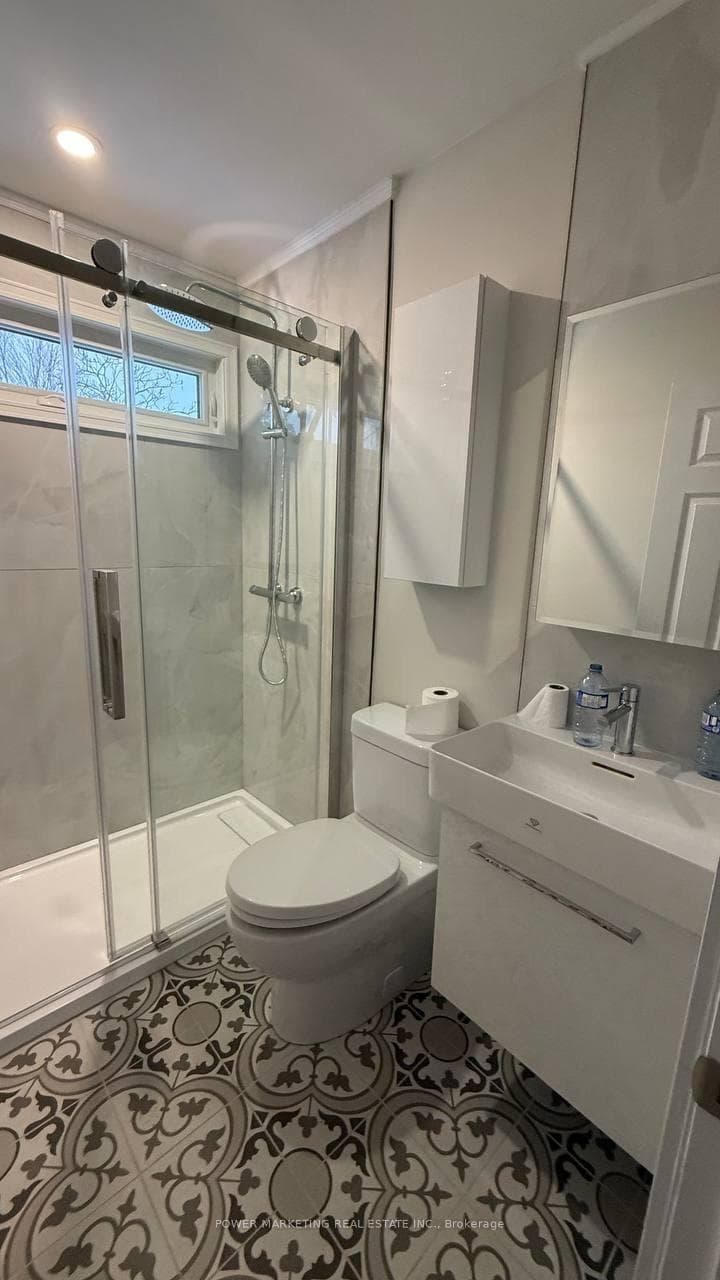1052 CADBORO Road Unit A photo 5