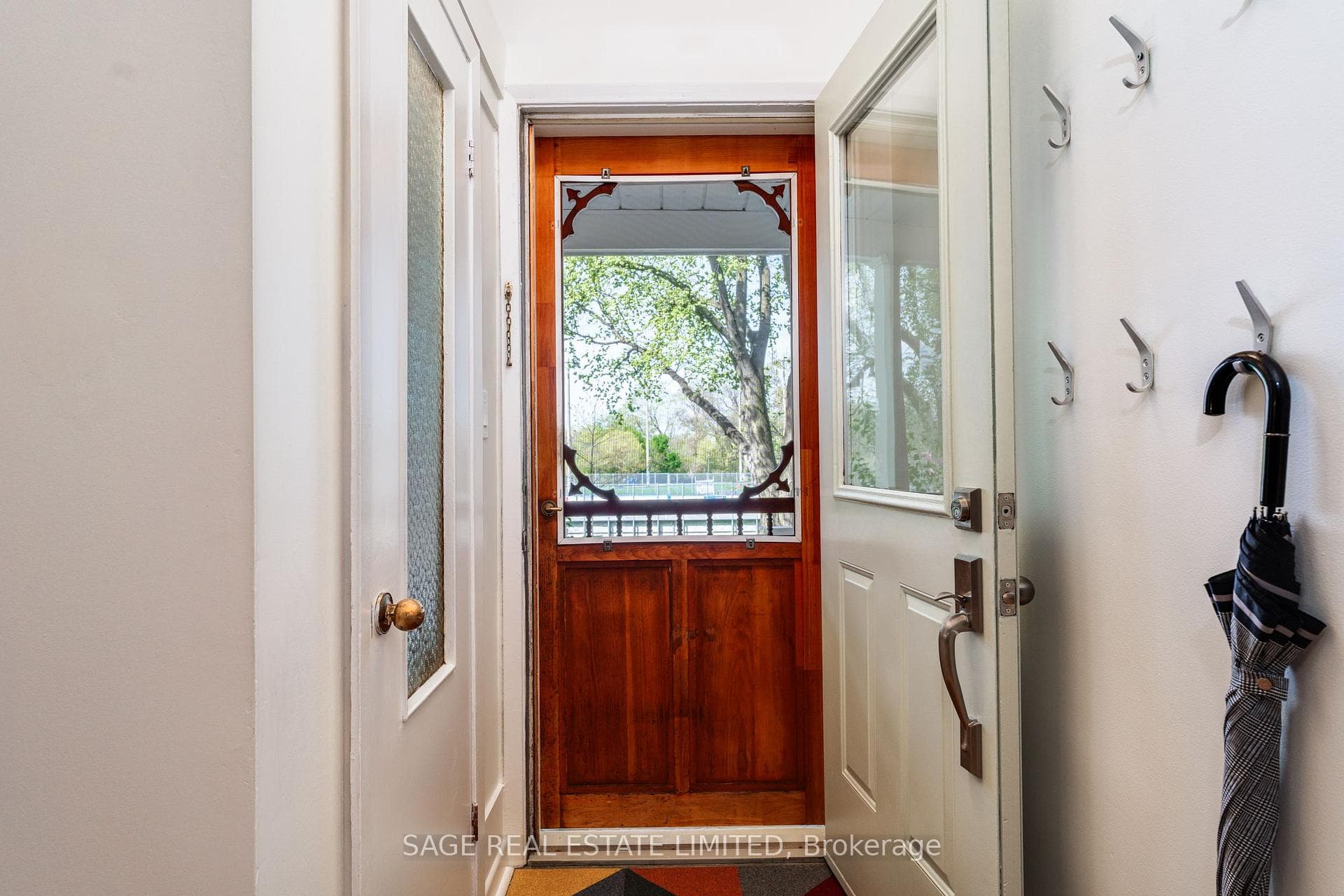 119 Gore Vale Avenue photo 4