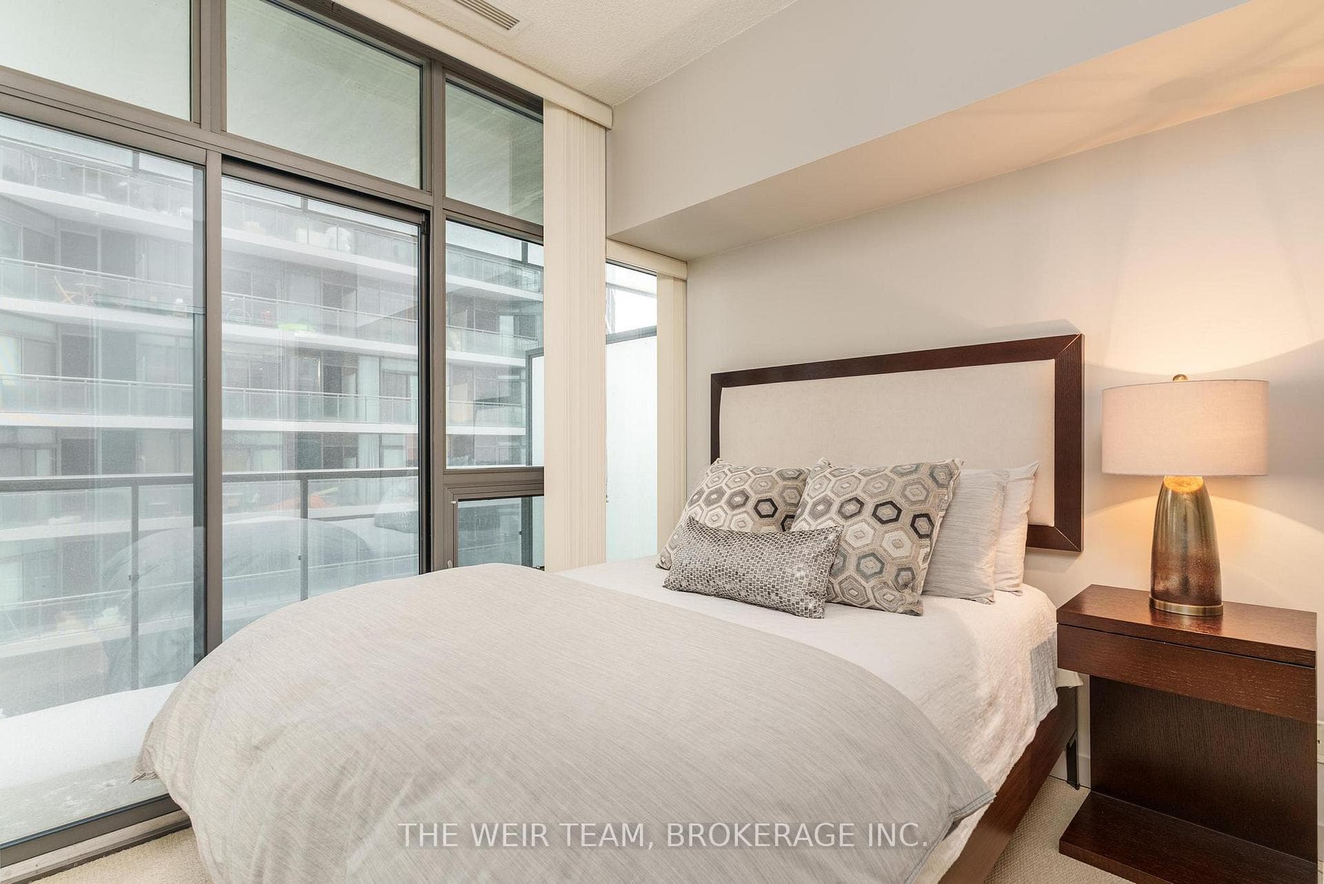 33 Charles Street Unit 1411 photo 14