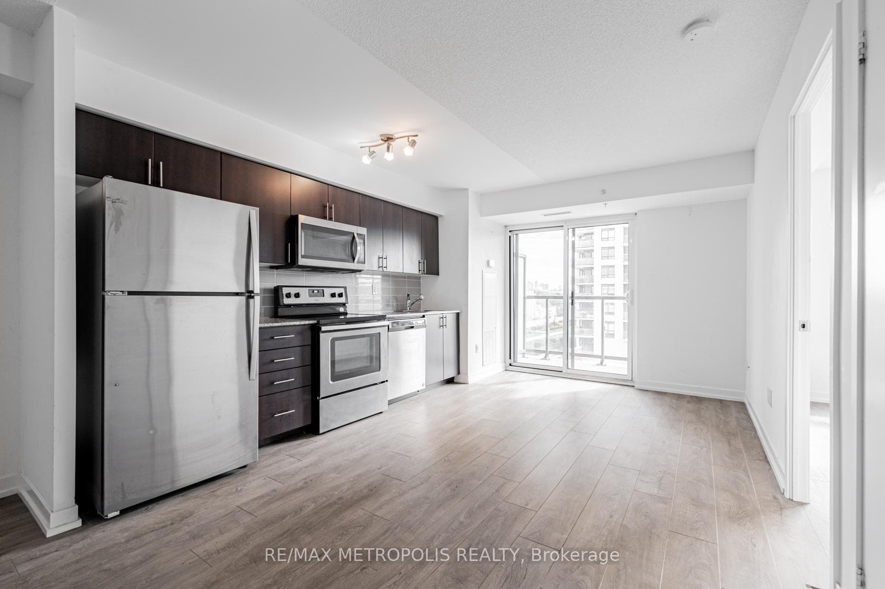 1420 Dupont Street Unit 616 photo 4