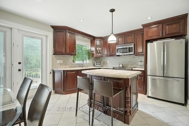 17 Denmark Crescent photo 6