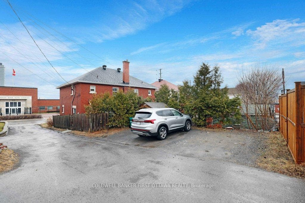 968 Gladstone Avenue photo 21