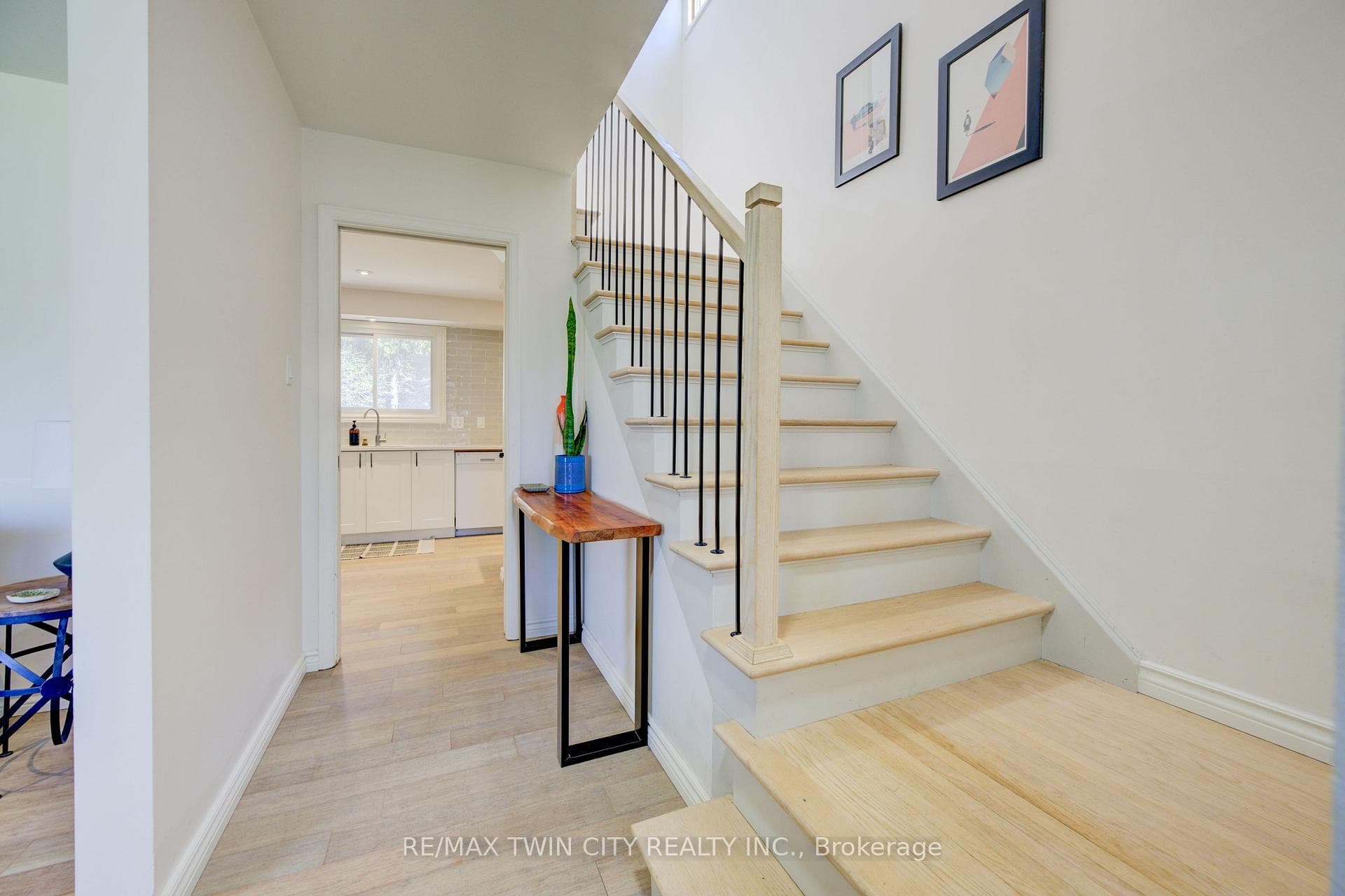 282 Braemore Avenue photo 5