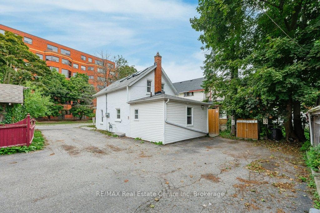 11 MANSION Street photo 32