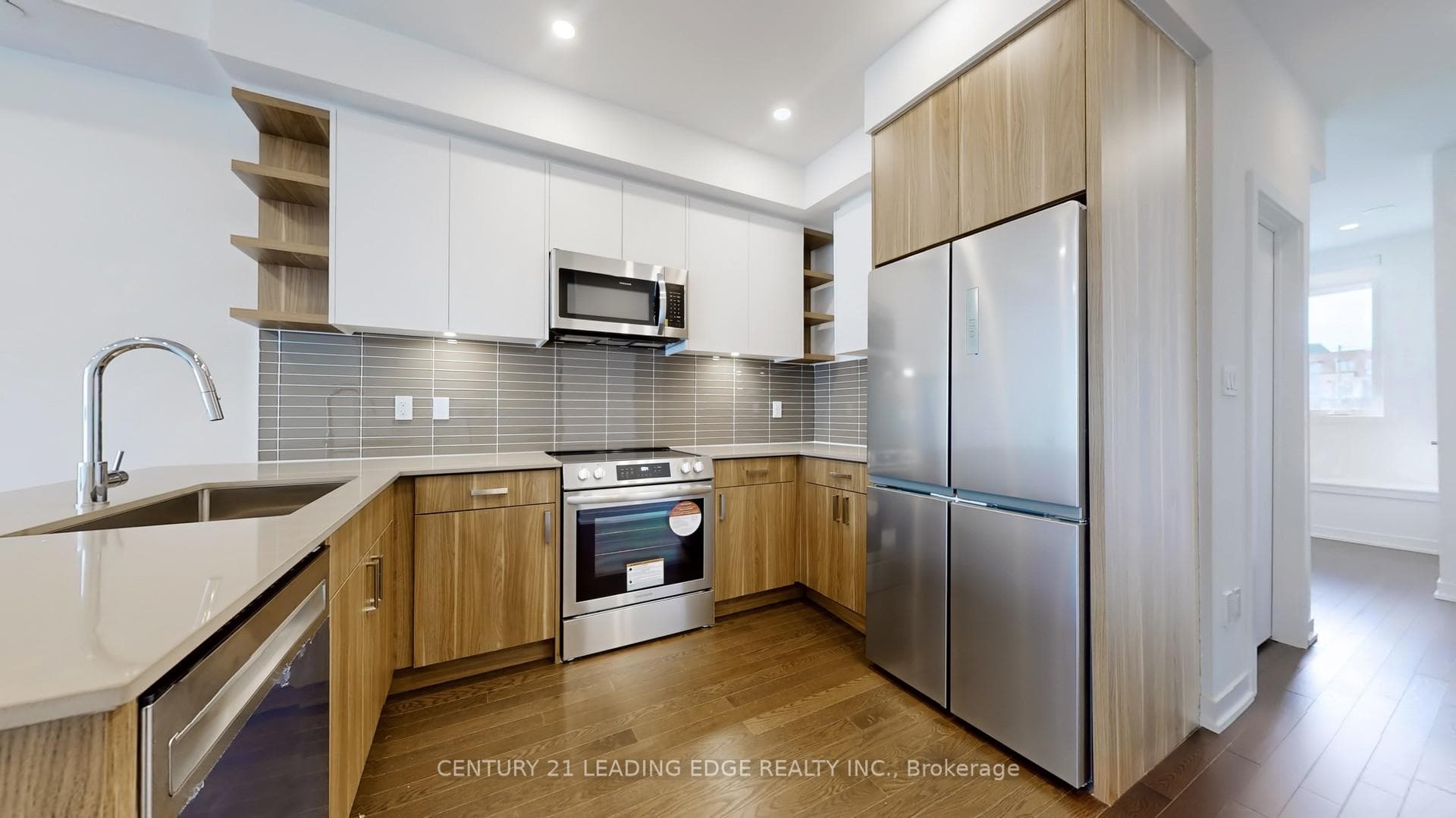 82A Green Gardens Boulevard photo 5