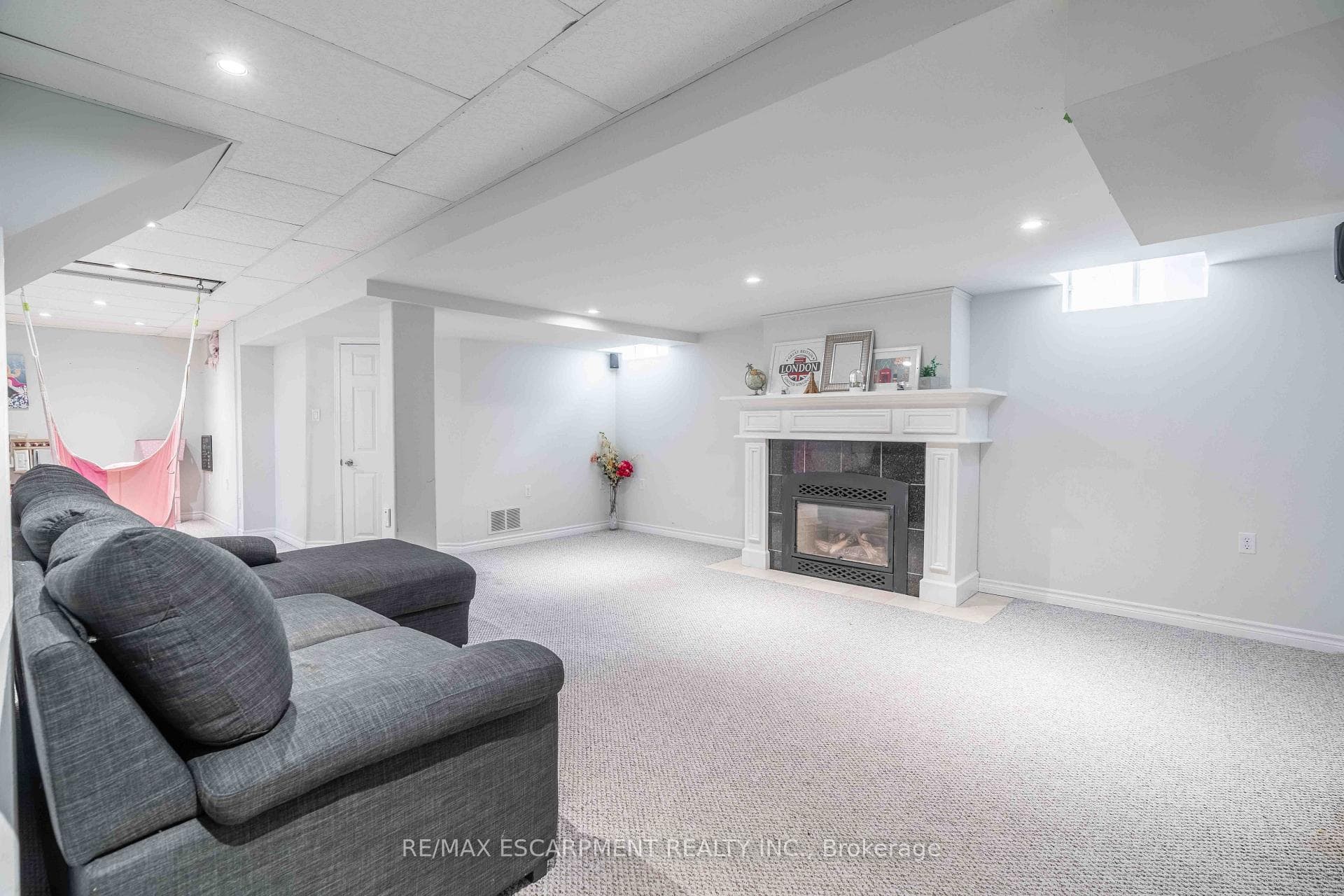 54 SELKIRK Street photo 32