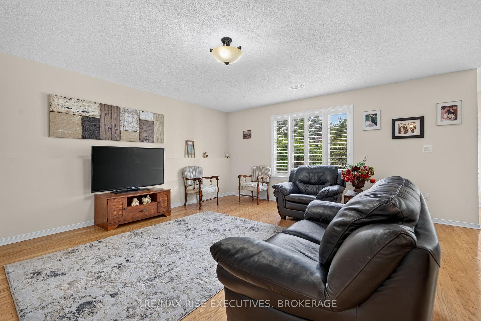 956 Ringstead Street photo 6