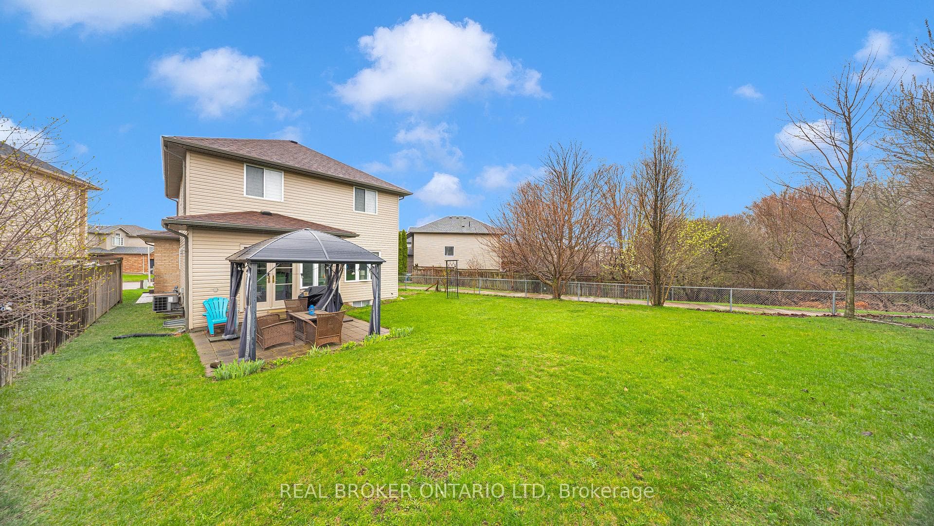 949 Blythwood Road photo 40