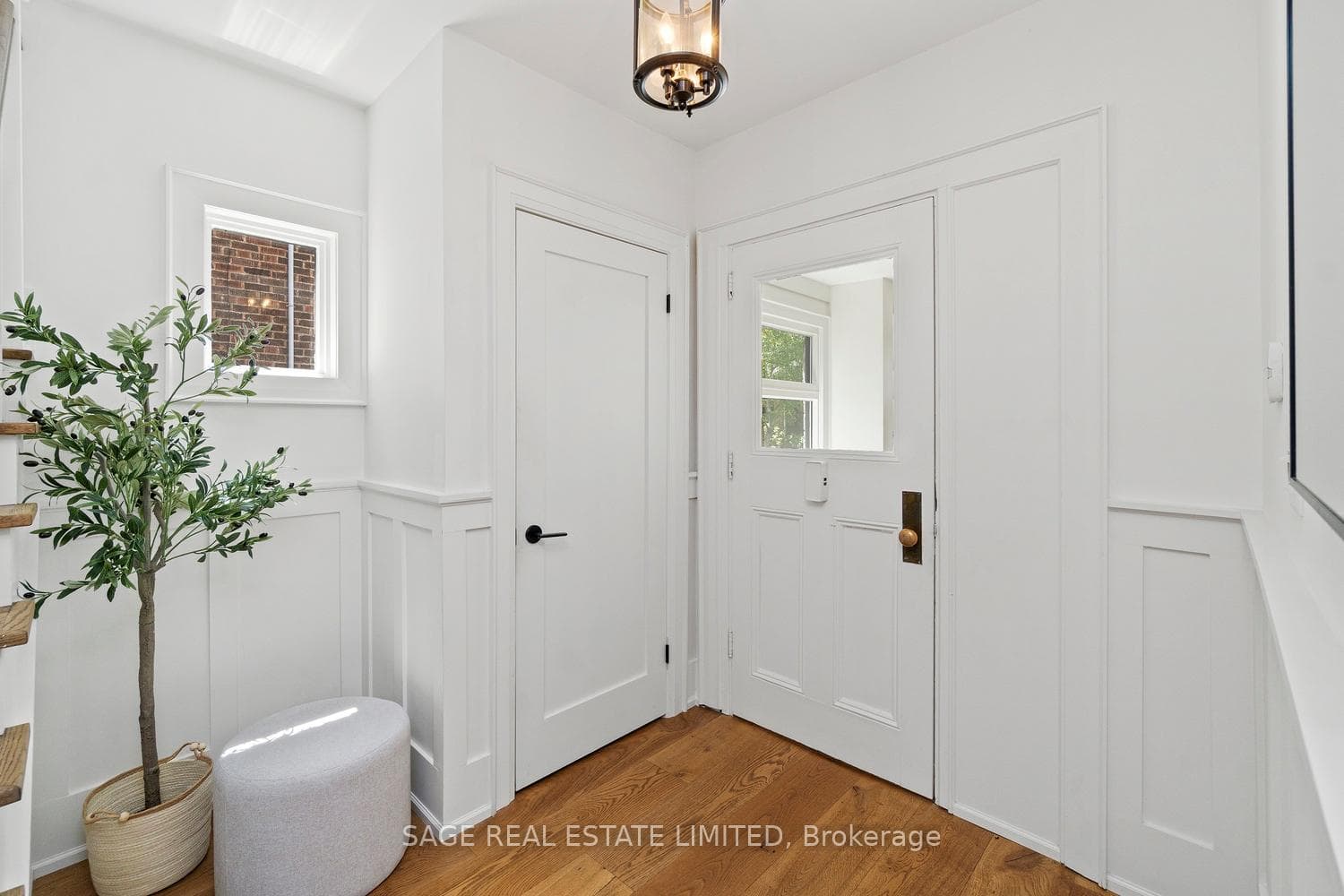 115 Westmount Avenue photo 5