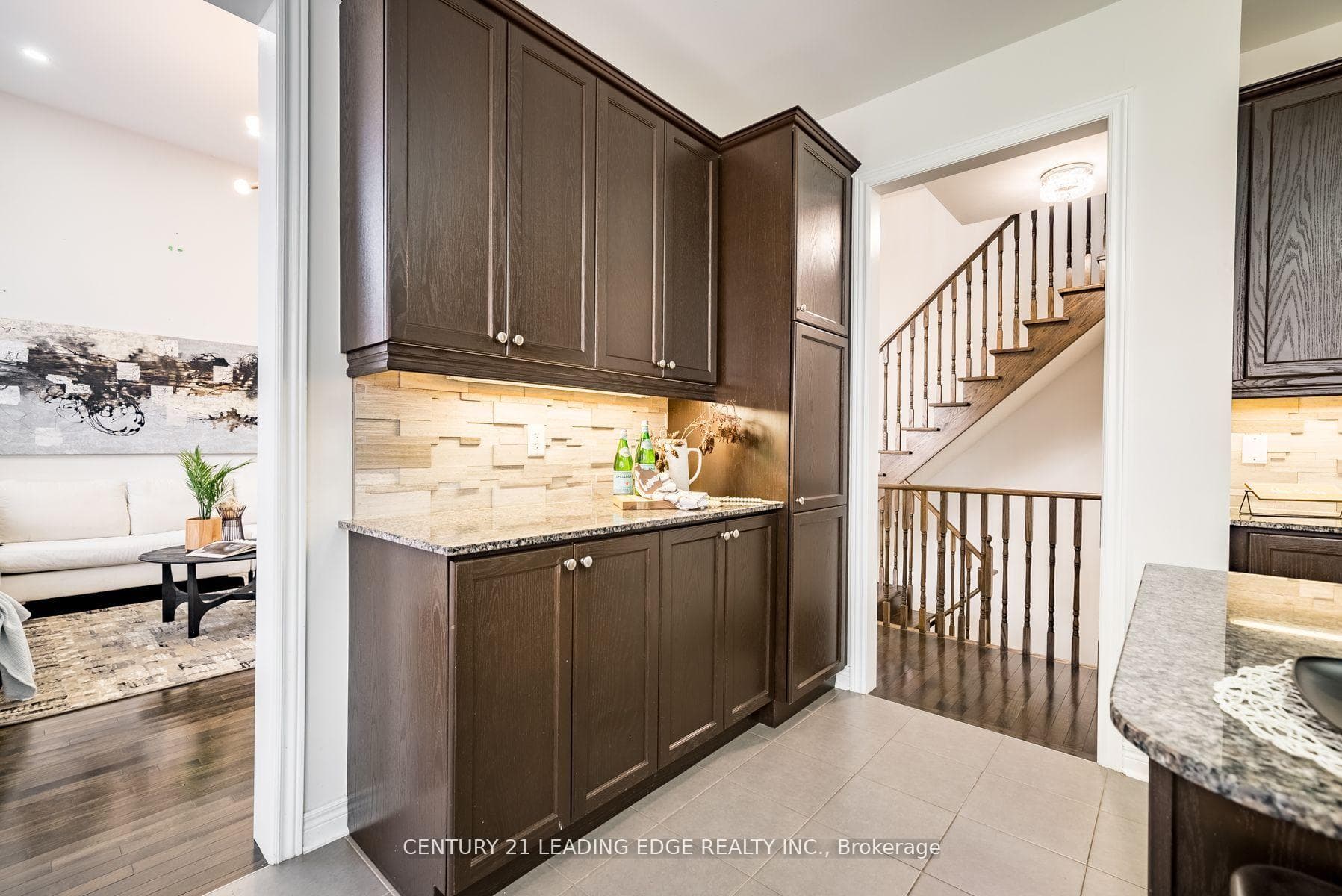 21 Darlet Avenue photo 12