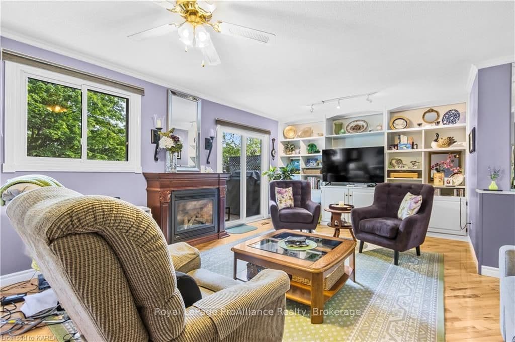 946 OLD COLONY Road photo 13