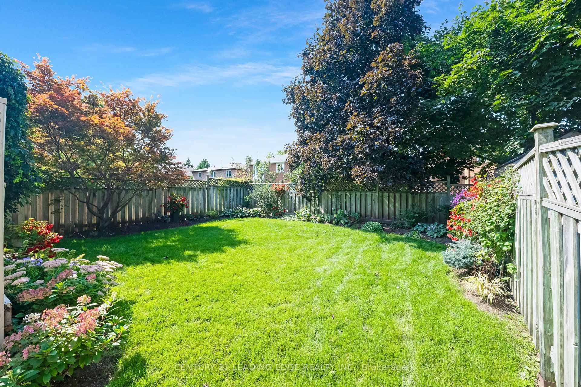 20 Bayberry Street photo 35