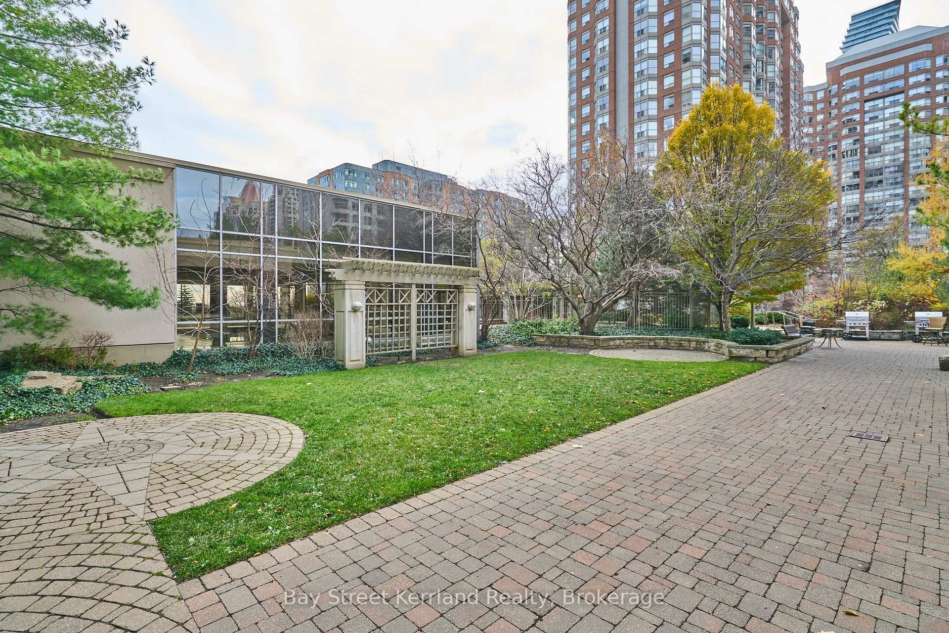 3880 Duke Of York Boulevard Unit 1114 photo 22